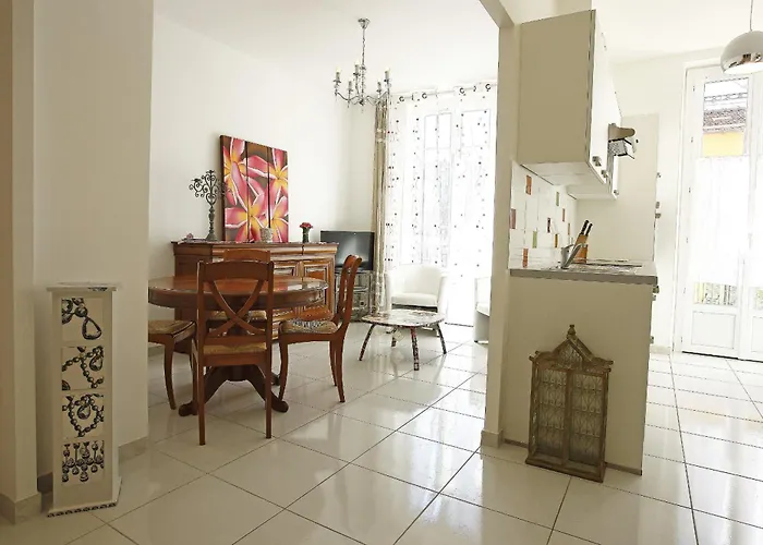 Aigue-Marine - Superbe Appartement Vue Mer 4 Personnes Au Port De Nice